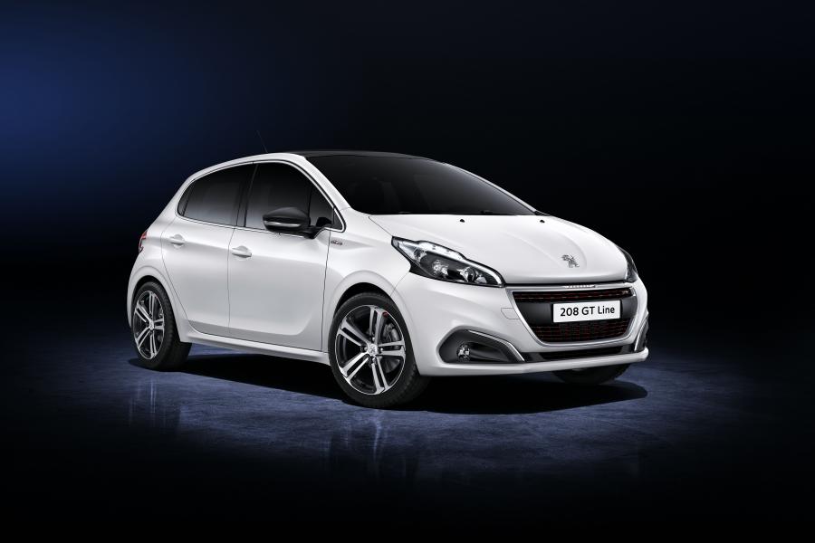  Peugeot 208 GT Line 5-Door 2015 года  (фото 2 из 20)